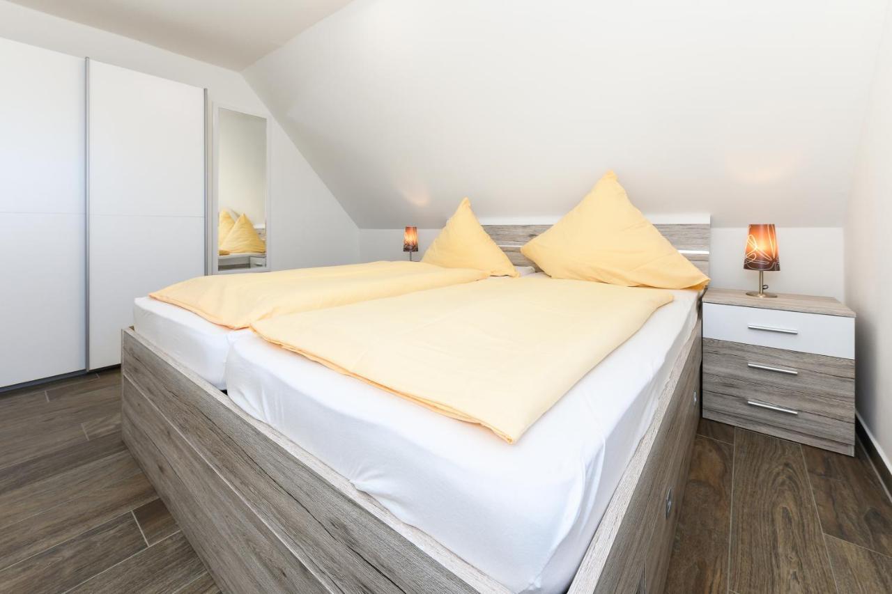 Ferienwohnung Robbe Im Haus Nordst Bensersiel Exterior foto